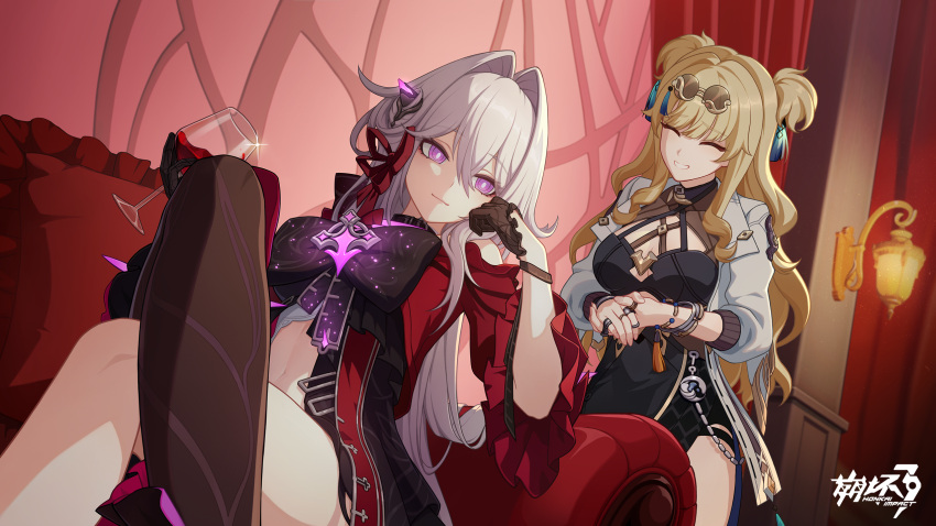 2girls, ^_^, black_dress, black_gloves, blonde_hair, bow, bright_pupils, chest_bow