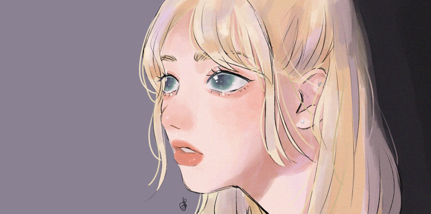 1girl, black_background, blonde_hair, close-up, commentary, eunha_(gfriend), gfriend, grey_background
