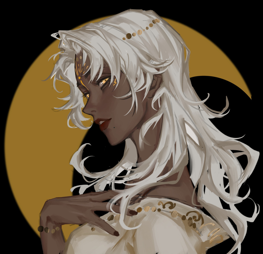 1girl, black_nails, bracelet, crescent, dark_skin, facial_mark, facial_tattoo, fingernails, from_side, highres, jewelry, jianxia_qingyuan_(series), jianxia_qingyuan_online_3, lips, long_hair, looking_at_viewer, mole, mole_under_mouth, moon, nail_polish, parted_bangs, parted_lips, portrait, red_lips, solo, tattoo, white_hair, xiaoyia134, yellow_eyes