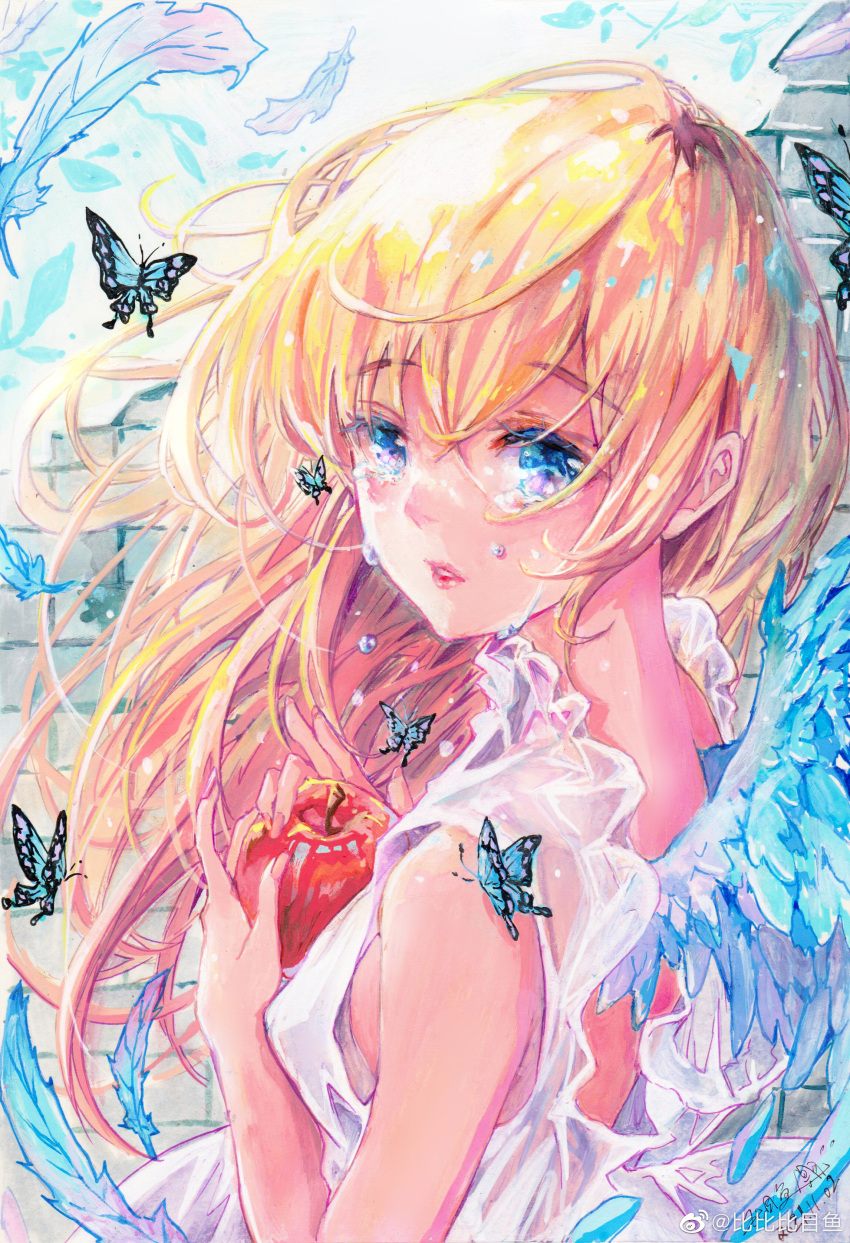 1girl, absurdres, acrylic_paint_(medium), angel_wings, apple, bare_arms, bare_shoulders, bibibimuyu, blonde_hair, blue_butterfly, blue_eyes, blue_wings, brick_wall, bug, butterfly, check_copyright, chinese_commentary, commentary_request, copyright_request, crying, crying_with_eyes_open, dress, eyelashes, feathered_wings, feathers, fingernails, food, fruit, highres, holding, holding_food, holding_fruit, lipstick, long_hair, looking_at_viewer, looking_back, makeup, original, painting_(medium), parted_lips, pink_lips, plant, ruins, sad, sleeveless, sleeveless_dress, solo, sundress, teardrop, tears, teeth, traditional_media, upper_body, upper_teeth_only, very_long_hair, vines, white_dress, wings