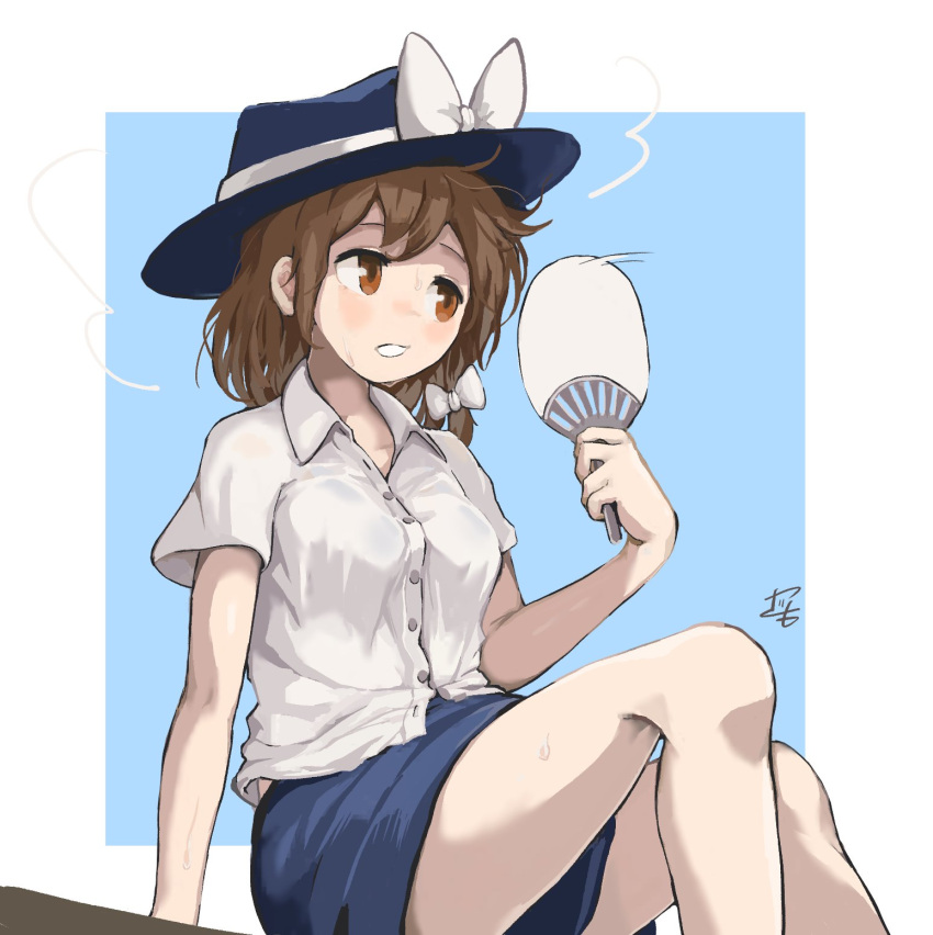1girl, black_hat, black_skirt, blue_background, border, bow, brown_eyes, brown_hair