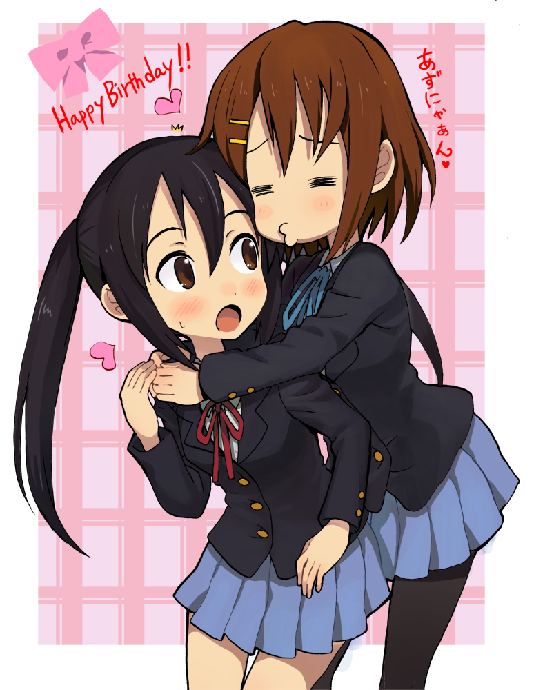 2girls, black_hair, blush, brown_eyes, brown_hair, female, hasesese, hirasawa_yui