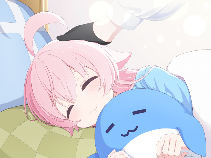 2girls, :3, ahoge, bed, black_gloves, blue_archive, blue_pajamas, blush