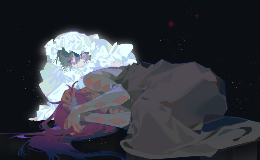 2girls, alien_stage, arm_cutout, black_background, black_hair, blanket, chinese_commentary, commentary_request