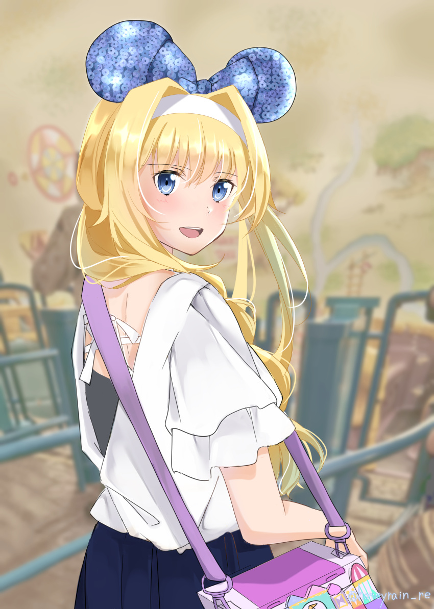 1girl, :d, absurdres, alice_zuberg, bag, blonde_hair, blouse, blue_eyes, blurry, blurry_background, disneyland, hairband, highres, honeyrain_re, long_hair, looking_at_viewer, looking_back, open_mouth, purple_bag, shirt, short_sleeves, shoulder_bag, smile, solo, sword_art_online, teeth, twitter_username, upper_body, upper_teeth_only, white_hairband, white_shirt