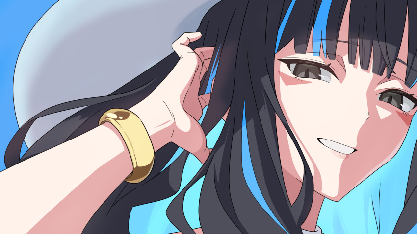 19_chisinlo, 1girl, black_hair, blue_hair, blue_sky, bracelet, colored_inner_hair, eyeliner