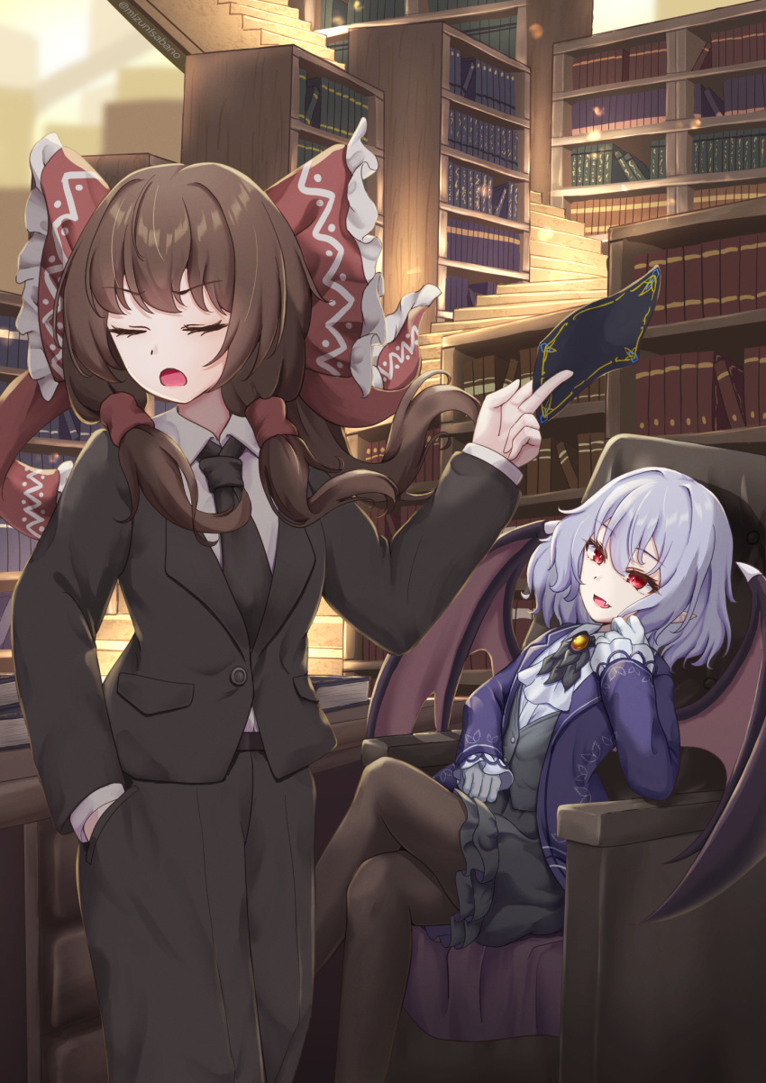 2girls, angela_(project_moon), angela_(project_moon)_(cosplay), armchair, ascot, bat_wings, black_feathers, black_necktie