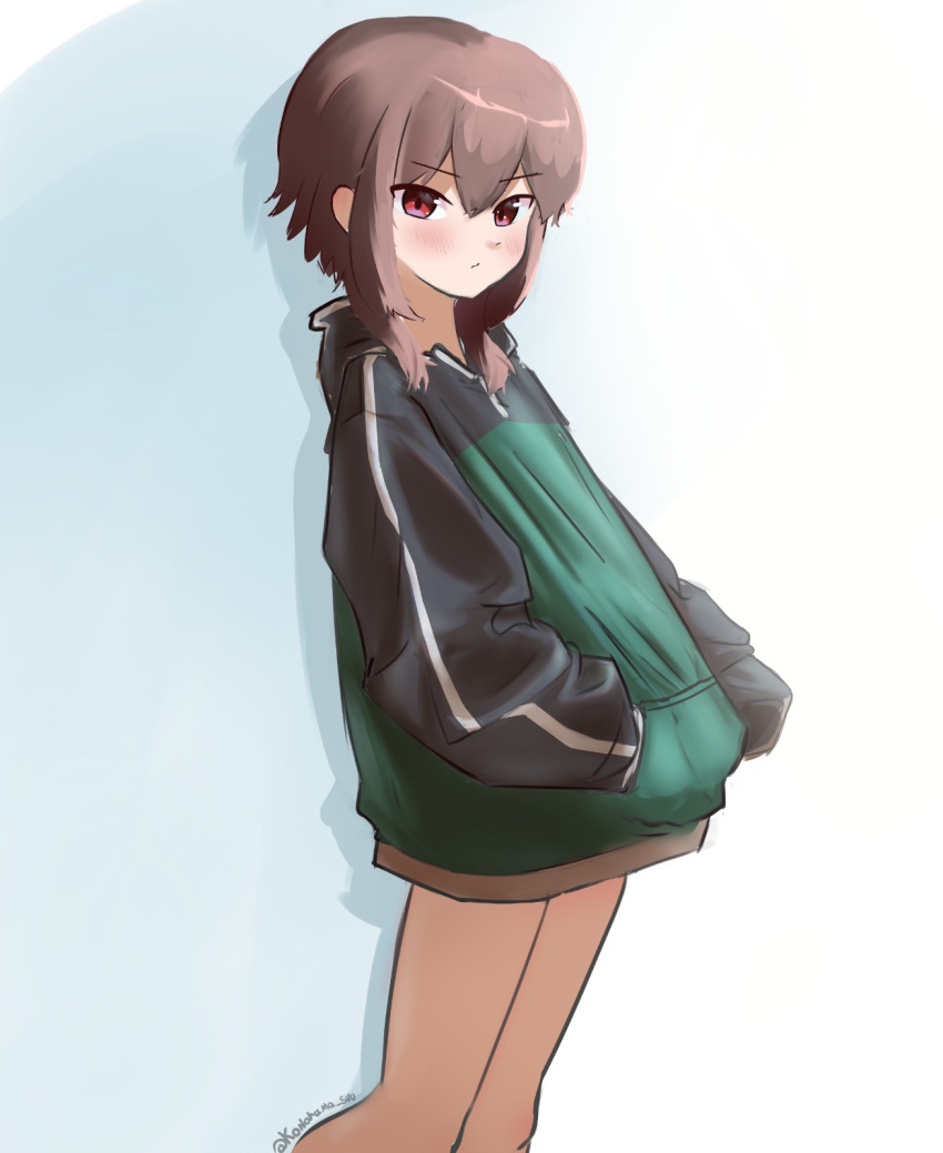 1girl, :<, artist_name, black_hoodie, blush, borrowed_clothes, brown_hair, clip_studio_paint_(medium), closed_mouth, commentary, drop_shadow, english_commentary, feet_out_of_frame, from_side, green_hoodie, hair_between_eyes, highres, hood, hoodie, kono_subarashii_sekai_ni_shukufuku_wo!, konorama_svu, long_hair_between_eyes, long_hoodie, looking_at_viewer, looking_to_the_side, megumin, no_pants, red_eyes, short_hair_with_long_locks, sidelocks, single_vertical_stripe, solo, standing, twitter_username, two-tone_hoodie, white_background, white_trim