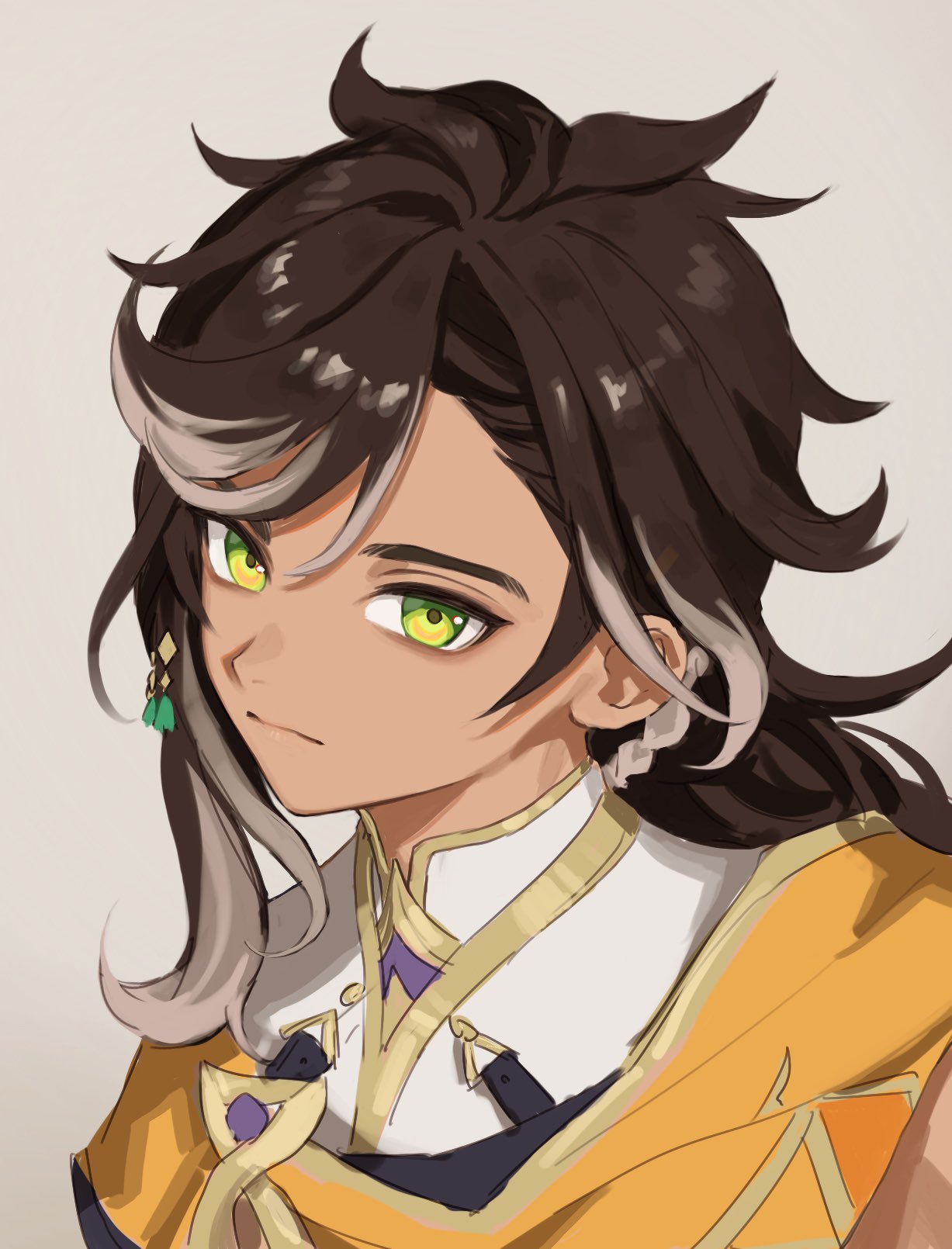 1boy, black_hair, closed_mouth, dark-skinned_male, dark_skin, genshin_impact, green_eyes, grey_background