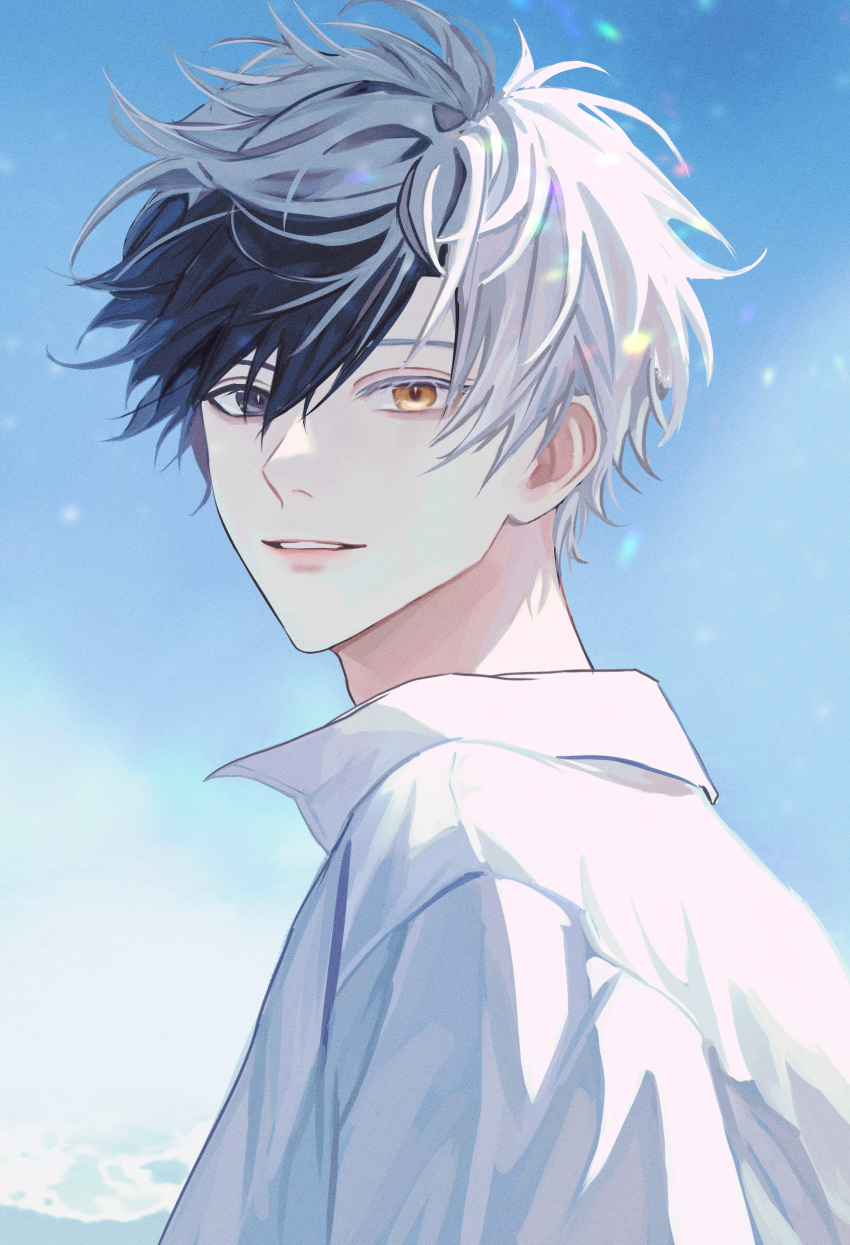 1boy, absurdres, black_hair, blue_background, collared_shirt, day, hair_between_eyes, harenzero, heterochromia, highres, looking_at_viewer, male_focus, multicolored_hair, outdoors, portrait, sakura_haruka_(wind_breaker), shirt, short_hair, sky, snow, solo, teeth, two-tone_hair, white_hair, white_shirt, wind_breaker_(nii_satoru), yellow_eyes