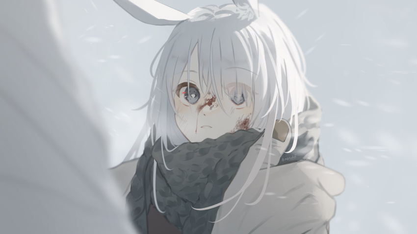 1boy, 1girl, aged_down, animal_ears, arknights, black_scarf, blood, blood_on_face, blurry, blurry_foreground, bright_pupils, commentary, frostnova_(arknights), grey_background, grey_eyes, hair_over_one_eye, highres, long_hair, looking_at_another, motoha, outdoors, parted_lips, patriot_(arknights), scarf, shirt, simple_background, snow, upper_body, white_hair, white_pupils, white_shirt