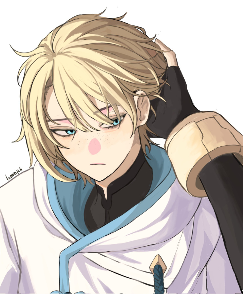 1boy, armor, black_gloves, black_sleeves, blonde_hair, blue_eyes, chinese_clothes, chongyun_(genshin_impact)
