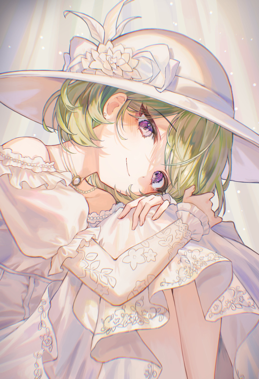 1girl, absurdres, bare_shoulders, blush, bowler_hat, commentary, dress, flower, frilled_sleeves, frills, green_hair, hat, hat_flower, highres, iblos1202, jewelry, knee_up, kusanagi_nene, lace-trimmed_dress, lace-trimmed_sleeves, lace_trim, looking_at_viewer, minna_de_haishin_wedding_live!_(project_sekai), necklace, off-shoulder_dress, off_shoulder, official_alternate_costume, official_alternate_hair_length, official_alternate_hairstyle, parted_bangs, pearl_necklace, project_sekai, short_hair, smile, solo, symbol-only_commentary, violet_eyes, white_dress, white_flower, white_hat