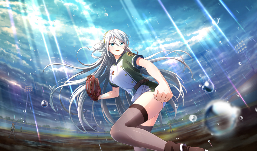 baseball_mitt, baseball_stadium, baseball_uniform, belt, belt_buckle, brown_belt, brown_footwear, buckle, cinderella_series, clenched_hand, clouds, cloudy_sky, elena_starffin, emblem, fisheye, flag, from_below, game_cg, green_eyes, grey_thighhighs, hachigatsu_no_cinderella_nine, hairband, highres, light_rays, long_hair, multicolored_shirt, multiple_girls, non-web_source, official_art, outdoors, playing_sports, rain, score, short_sleeves, sky, solo_focus, sportswear, sunbeam, sunlight, thigh-highs, two-tone_shorts, very_long_hair, wet_lens, white_hair