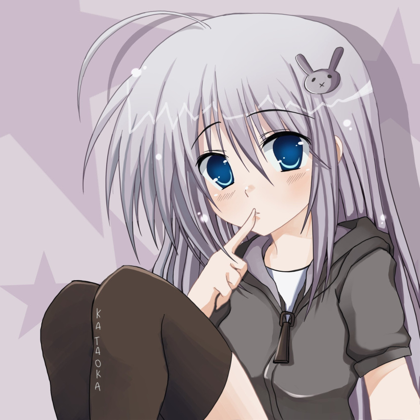 1girl, 2000s_(style), ahoge, ame_to_kusari, artist_name, black_thighhighs, blue_eyes, breasts