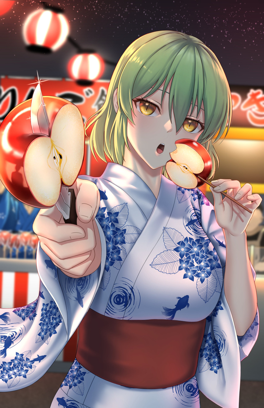 1girl, absurdres, animal_print, apple, apple_slice, breasts, candy_apple, eating, festival, fish_print, floral_print, food, food_stand, fruit, green_hair, highres, hikage_(senran_kagura), incoming_food, japanese_clothes, kimono, knife, lantern, large_breasts, looking_at_viewer, market_stall, medium_hair, night, night_sky, obi, open_mouth, outdoors, paper_lantern, print_kimono, sash, senran_kagura, sky, slit_pupils, solo, star_(sky), summer_festival, yellow_eyes, yukata, zib_(boriku)