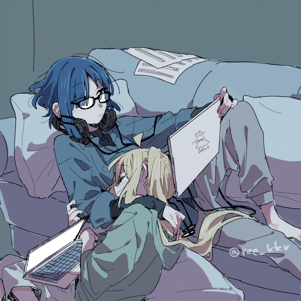 2girls, ahoge, arm_around_neck, barefoot, blonde_hair, blue_hair, blue_shirt, bocchi_the_rock!