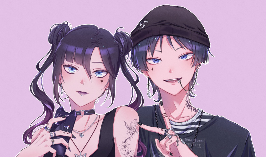 1boy, 1girl, alternate_costume, arm_tattoo, beanie, black_choker, black_hair, black_hat