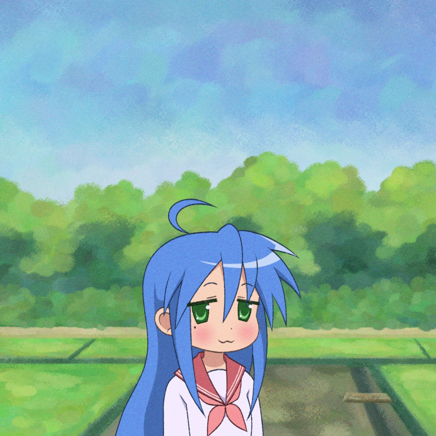 1girl, :3, ahoge, blue_hair, blue_sky, blush, cryptidhermit, dot_nose, green_eyes, hair_between_eyes, highres, izumi_konata, long_hair, lucky_star, mole, mole_under_eye, neckerchief, outdoors, pink_neckerchief, sailor_collar, school_uniform, sky, solo, very_long_hair