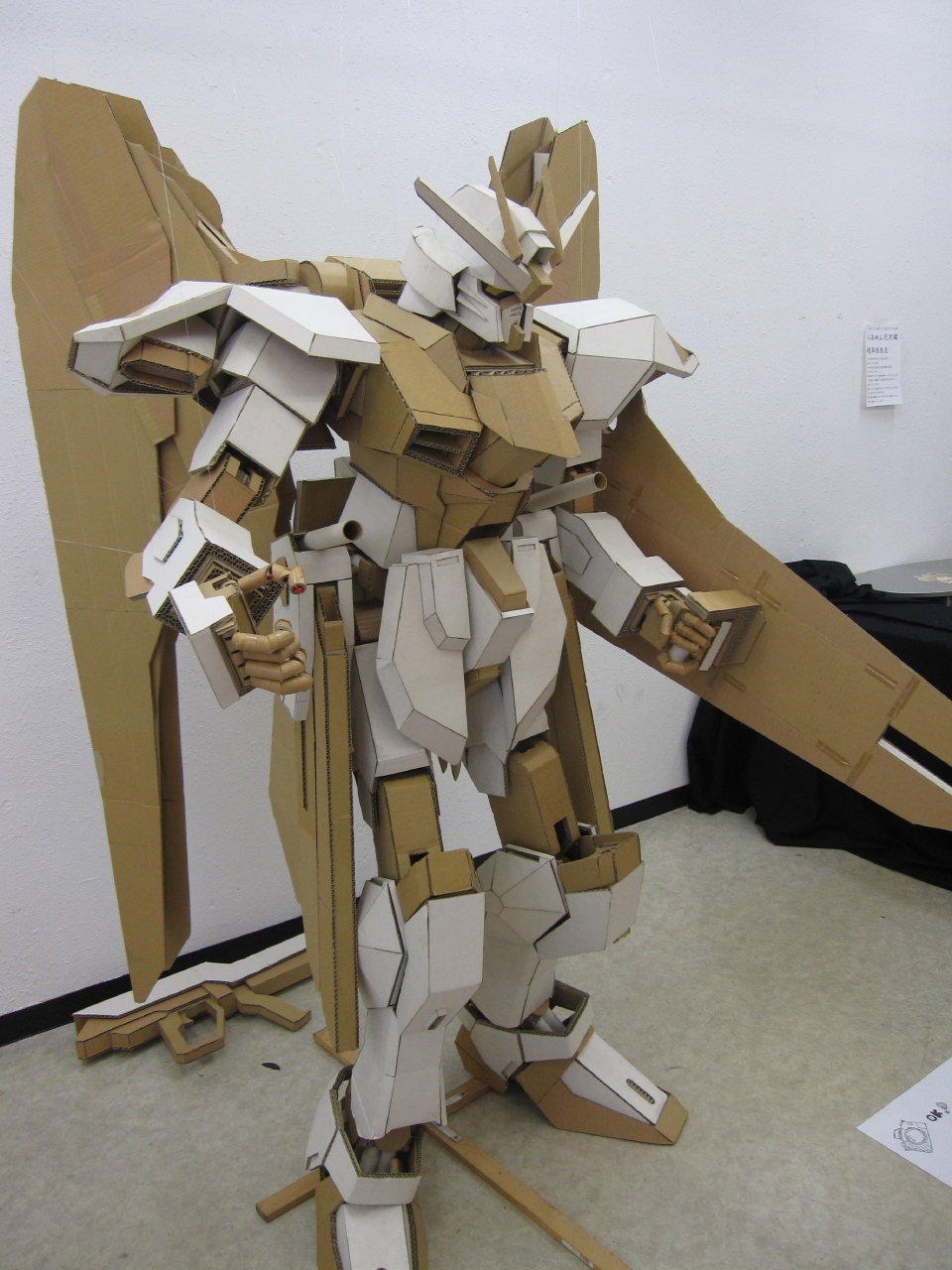 cadeson, cardboard_box, cardboard_box_gundam, freedom_gundam, gundam, gundam_seed, gundam_seed_destiny, highres, photo, poyoloco