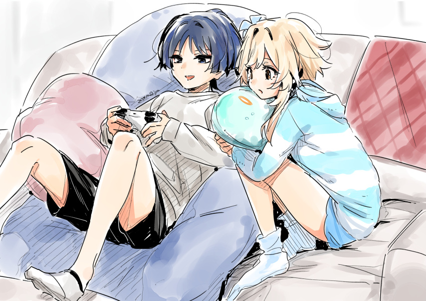 1boy, 1girl, aqua_flower, black_eyes, black_hair, black_shirt, blonde_hair, blue_shirt
