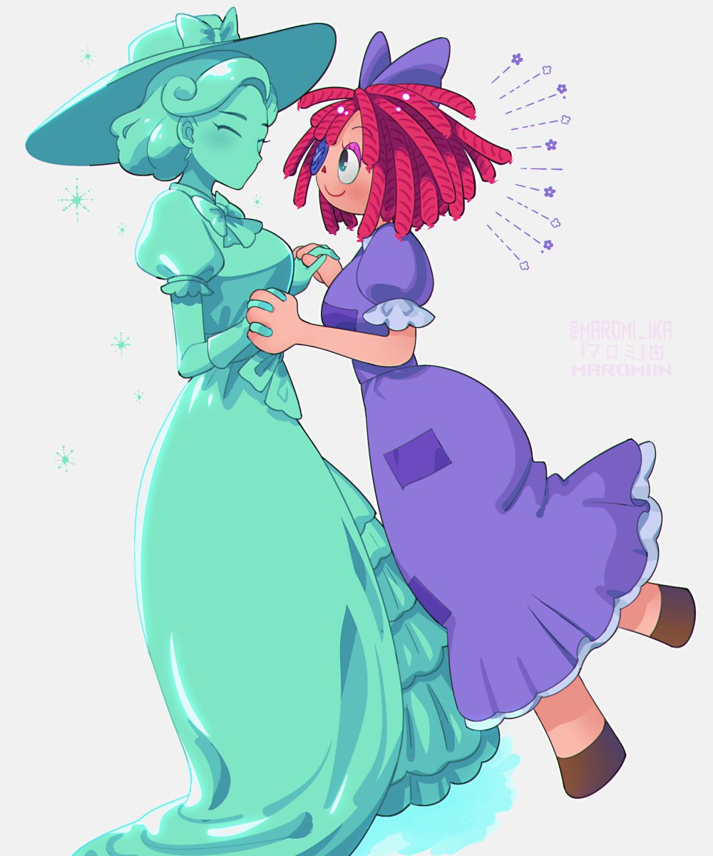 2girls, bow, gloves, hair_bow, hat, hat_bow, highres, holding_hands