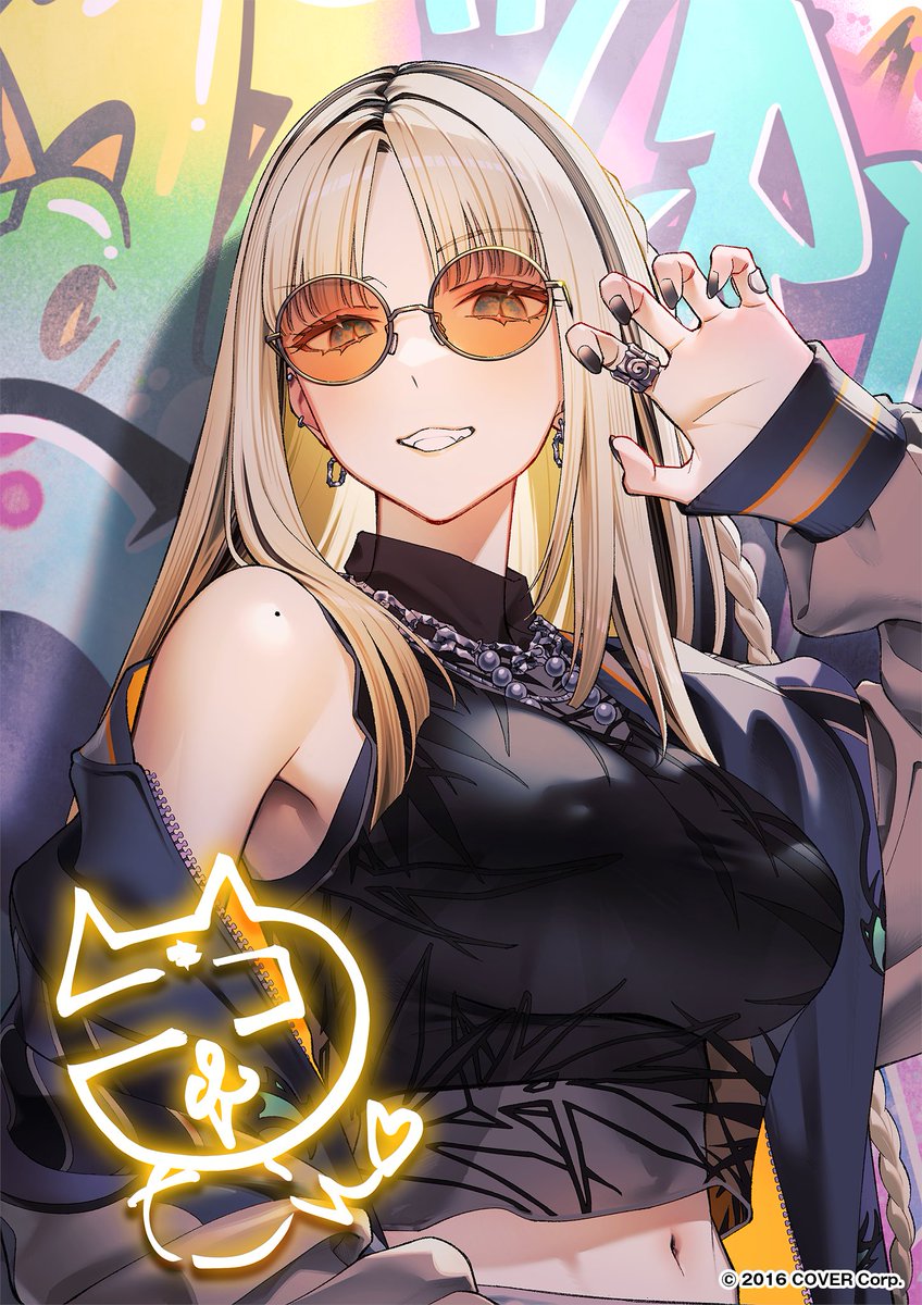 1girl, bare_shoulders, black_hair, blonde_hair, breasts, green_eyes, highres, hololive