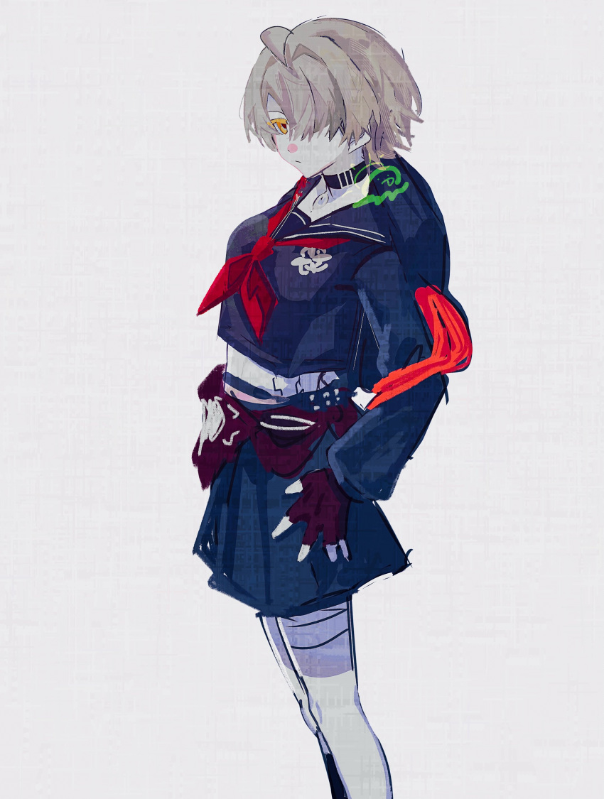 1girl, absurdres, ahoge, black_choker, black_gloves, black_sailor_collar, black_serafuku, black_skirt, choker, fingerless_gloves, gloves, grey_background, grey_hair, highres, medium_hair, motyotiyo, neckerchief, orange_eyes, punishing:_gray_raven, red_neckerchief, sailor_collar, school_uniform, serafuku, skirt, solo, yata_(pgr)