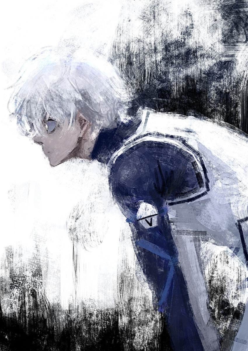 blue_lock, blue_sclera, blue_sleeves, colored_sclera, expressionless, from_side, fuyumurasaki, highres, leaning_forward, male_focus, nagi_seishirou, shirt, solo, upper_body, white_eyes, white_hair, white_shirt