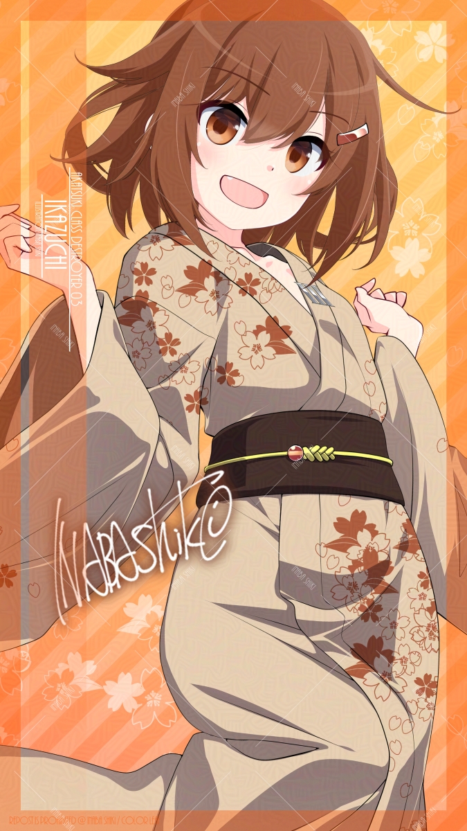 1girl, :d, adversarial_noise, artist_name, black_sash, breasts, brown_eyes, brown_hair, brown_kimono, character_name, fang, feet_out_of_frame, floral_background, highres, ikazuchi_(kancolle), ikazuchi_(yukata_mode)_(kancolle), inaba_shiki, japanese_clothes, kantai_collection, kimono, looking_at_viewer, obi, orange_background, sash, short_hair, signature, small_breasts, smile, solo, striped_background, yukata