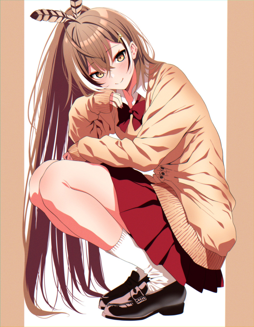 1girl, absurdres, black_footwear, black_hair, bow, bowtie, brown_cardigan, brown_hair, cardigan, closed_mouth, collared_shirt, crossed_bangs, feather_hair_ornament, feathers, hair_between_eyes, hair_ornament, head_tilt, highres, hololive, hololive_english, itsrice, long_hair, long_sleeves, looking_at_viewer, multicolored_hair, nanashi_mumei, pleated_skirt, ponytail, red_bow, red_bowtie, red_skirt, school_uniform, shirt, shoes, skirt, sleeves_past_wrists, smile, socks, solo, squatting, very_long_hair, virtual_youtuber, white_hair, white_shirt, white_socks, yellow_eyes