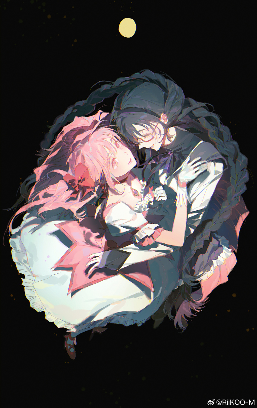 2girls, absurdres, akemi_homura, black_background, black_capelet, black_footwear, black_hair, black_hairband