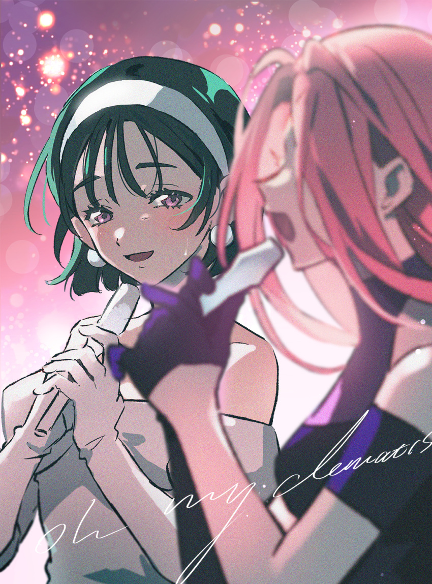 2girls, alien_stage, asymmetrical_gloves, black_dress, black_gloves, black_hair, citi_(shirosora), dress, earrings, elbow_gloves, gloves, hairband, half_gloves, highres, holding, holding_microphone, jewelry, juliet_sleeves, long_hair, long_sleeves, looking_at_another, lyrics, microphone, mizi_(alien_stage), multiple_girls, music, off-shoulder_dress, off_shoulder, open_mouth, pearl_earrings, pink_background, pink_hair, puffy_sleeves, short_hair, short_sleeves, singing, single_elbow_glove, single_half_glove, smile, sua_(alien_stage), upper_body, violet_eyes, white_dress, white_gloves, white_hairband