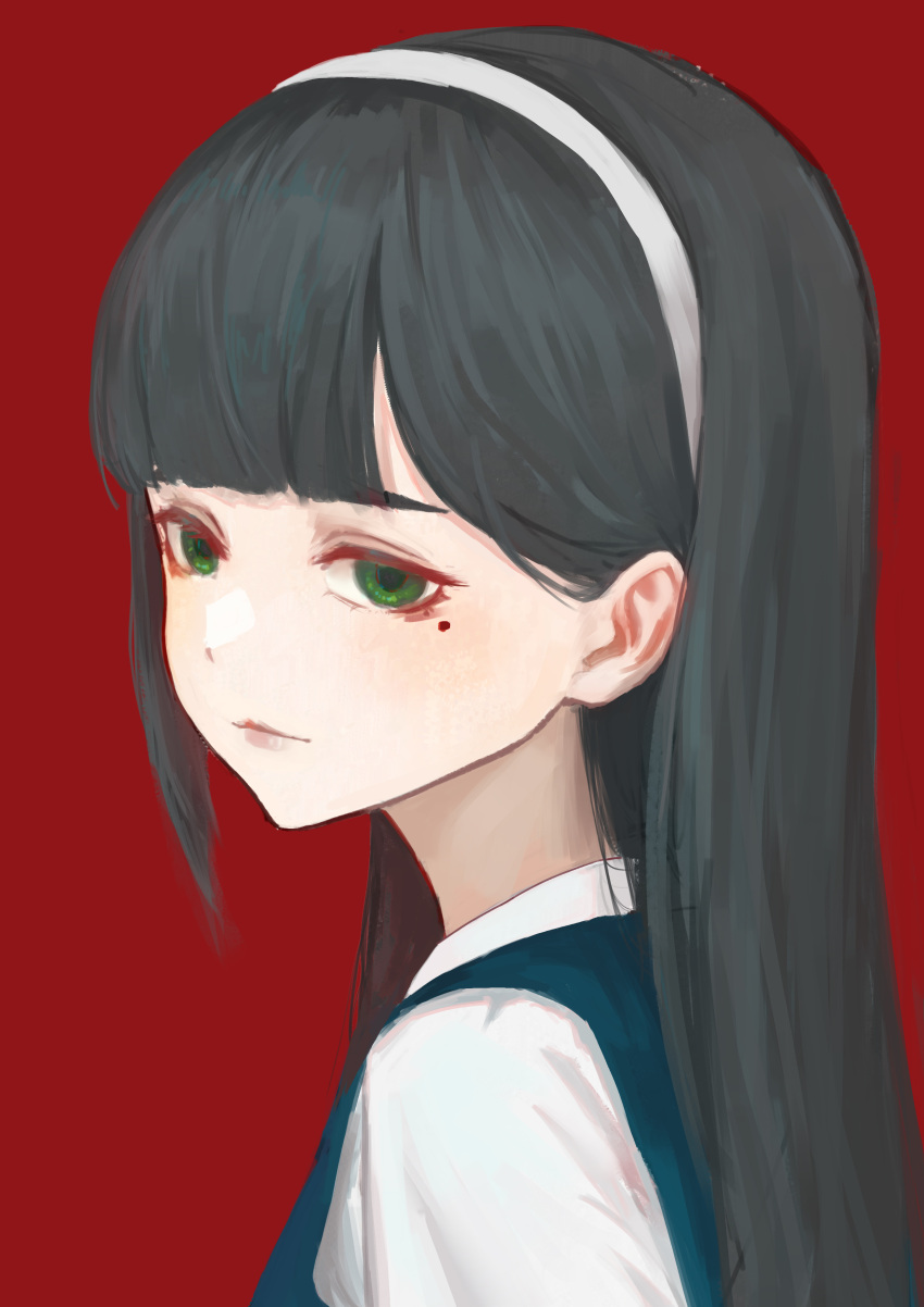 1girl, absurdres, black_hair, commentary_request, from_side, green_eyes, hairband, highres