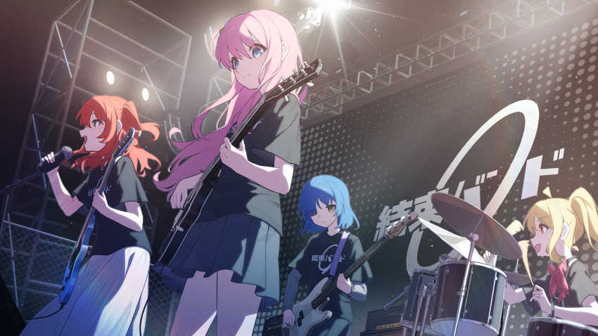 4girls, absurdres, ahoge, blonde_hair, blue_hair, blush, bocchi_the_rock!, cable, chain-link_fence, chinese_commentary, chiyo_akira, commentary_request, cube_hair_ornament, cymbals, drum, drum_set, electric_bass_guitar, electric_guitar, fence, gotoh_hitori, green_eyes, grey_shirt, grey_skirt, guitar, hair_between_eyes, hair_ornament, highres, holding, holding_guitar, holding_instrument, holding_microphone, ijichi_nijika, instrument, kessoku_band, kessoku_band_t-shirt, kita_ikuyo, layered_sleeves, long_hair, long_sleeves, microphone, microphone_stand, mole, mole_under_eye, multiple_girls, one_side_up, open_mouth, pink_hair, playing_drum, playing_guitar, pleated_skirt, red_eyes, redhead, shirt, short_hair, short_over_long_sleeves, short_sleeves, sidelocks, skirt, smear_frame, stage_lights, sweat, yamada_ryo, yellow_eyes