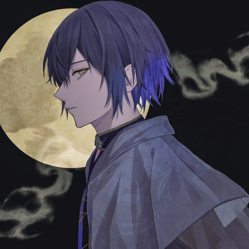 1boy, black_shirt, blue_eyes, blue_hair, cape, commentary_request, full_moon, grey_cape, grey_eyes, hair_between_eyes, highres, koyanagi_rou, koyanagi_rou_(1st_costume), looking_at_viewer, male_focus, moon, multicolored_eyes, multicolored_hair, nekokomachi, night, night_sky, nijisanji, parted_lips, profile, purple_hair, shirt, short_hair, sideways_glance, sky, solo, upper_body, virtual_youtuber