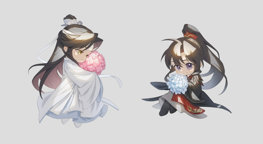 2boys, absurdres, ahoge, black_footwear, black_hair, black_hanfu, blue_flower, chibi, chinese_clothes, chinese_hairpin, closed_mouth, flower, frang_art, full_body, grey_background, hair_bun, hanfu, headband, high_ponytail, highres, holding, holding_flower, hydrangea, lan_wangji, long_hair, long_sleeves, looking_at_flowers, looking_at_viewer, male_focus, modao_zushi, multiple_boys, pink_flower, simple_background, smile, violet_eyes, wei_wuxian, white_footwear, white_hanfu, white_headband, yellow_eyes