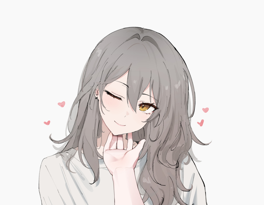 1girl, 1other, ;), feint721, grey_background, grey_hair, head_tilt, heart