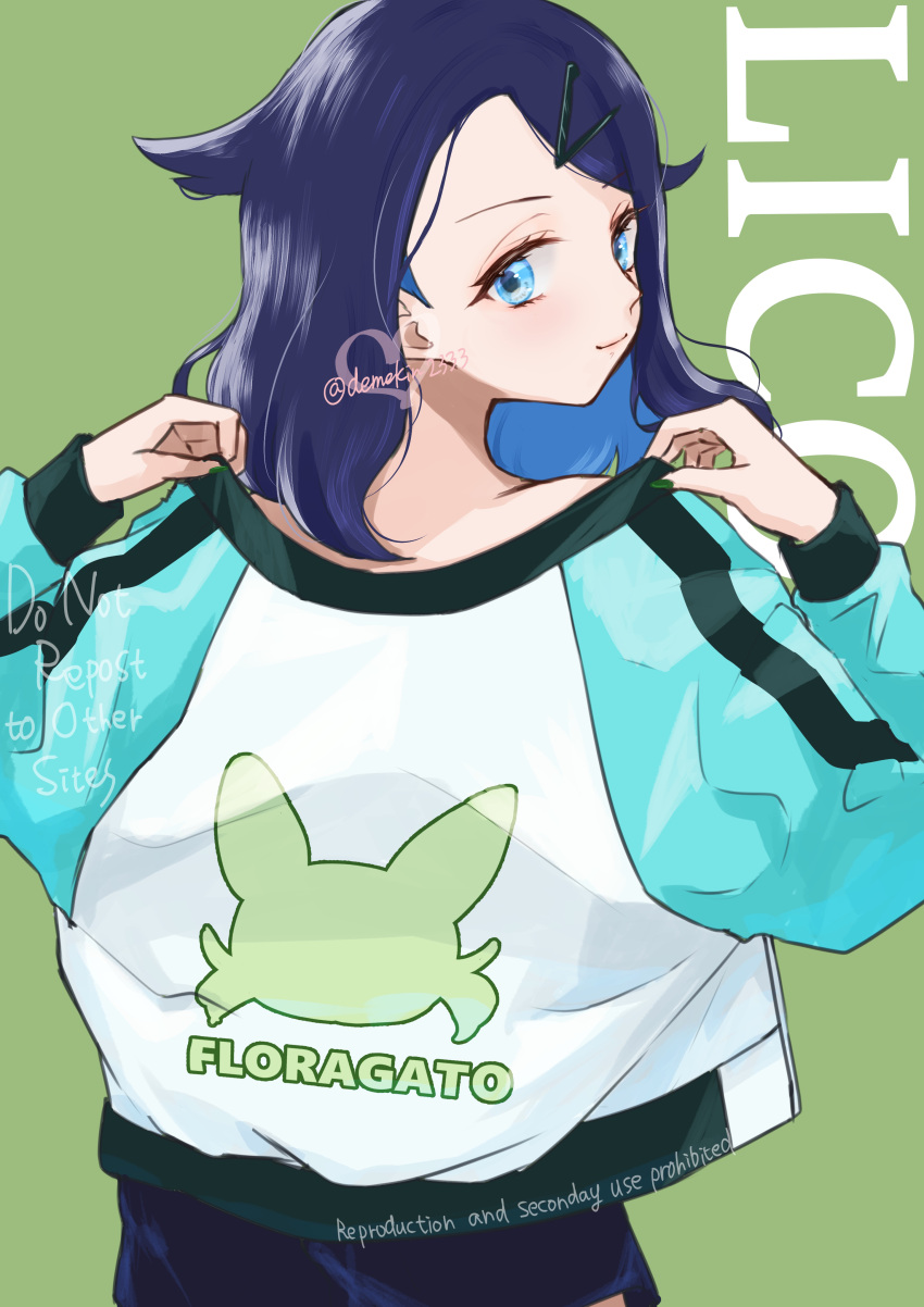 1girl, absurdres, alternate_costume, black_hair, blue_eyes, character_name, character_print, closed_mouth, colored_inner_hair, commentary_request, cowlick, demekin2333, eyelashes, floragato, green_background, green_nails, hair_ornament, hairclip, hands_up, heart, highres, jacket, liko_(pokemon), looking_back, medium_hair, multicolored_hair, nail_polish, pokemon, pokemon_(anime), pokemon_horizons, smile, solo, swept_bangs, twitter_username, watermark