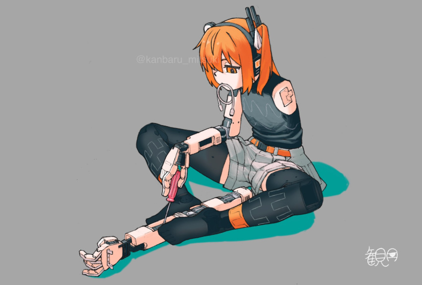 1girl, a.i._voice, adachi_rei, android, belt, black_shirt, black_thighhighs, cable, denim, denim_shorts, flat_chest, grey_background, grey_shorts, hair_ribbon, headlamp, headphones, highres, holding, holding_screwdriver, kanbaru_mitsuki, looking_at_object, mouth_hold, orange_belt, orange_eyes, orange_hair, radio_antenna, repairing, ribbon, robot, screwdriver, shirt, shorts, side_ponytail, simple_background, sitting, sleeveless, sleeveless_shirt, solo, thigh-highs, utau, white_ribbon
