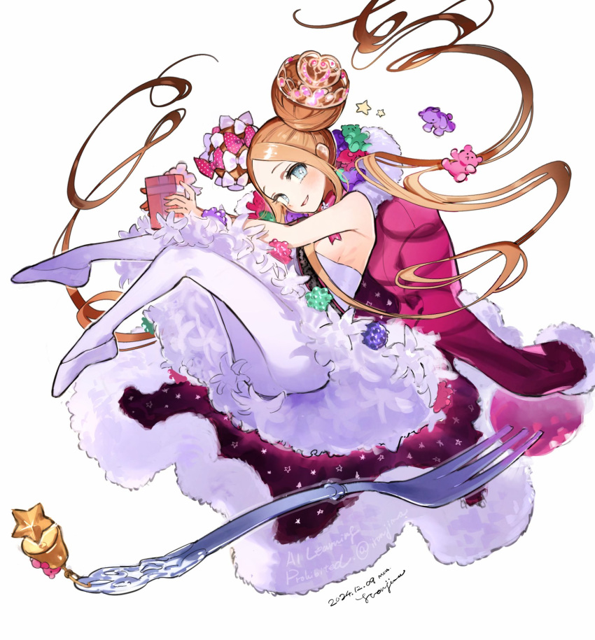 1girl, abigail_williams_(fate), abigail_williams_(santa)_(fate), ballet_slippers, blonde_hair, blue_eyes, dated, double_bun