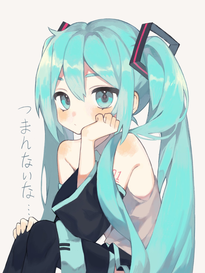 1girl, aqua_eyes, aqua_hair, aqua_necktie, aqua_trim, arm_tattoo, bare_shoulders, black_skirt, black_sleeves, black_thighhighs, blush, closed_mouth, detached_sleeves, double-parted_bangs, feet_out_of_frame, grey_background, grey_shirt, hair_between_eyes, hair_ornament, hair_over_shoulder, hand_on_own_cheek, hand_on_own_face, hand_on_own_knee, hashtag-only_commentary, hatsune_miku, highres, long_hair, long_sleeves, looking_at_viewer, makucrp, miniskirt, necktie, number_tattoo, shirt, simple_background, sitting, skirt, sleeveless, sleeveless_shirt, solo, tattoo, thigh-highs, tie_clip, translation_request, twintails, vocaloid, zettai_ryouiki