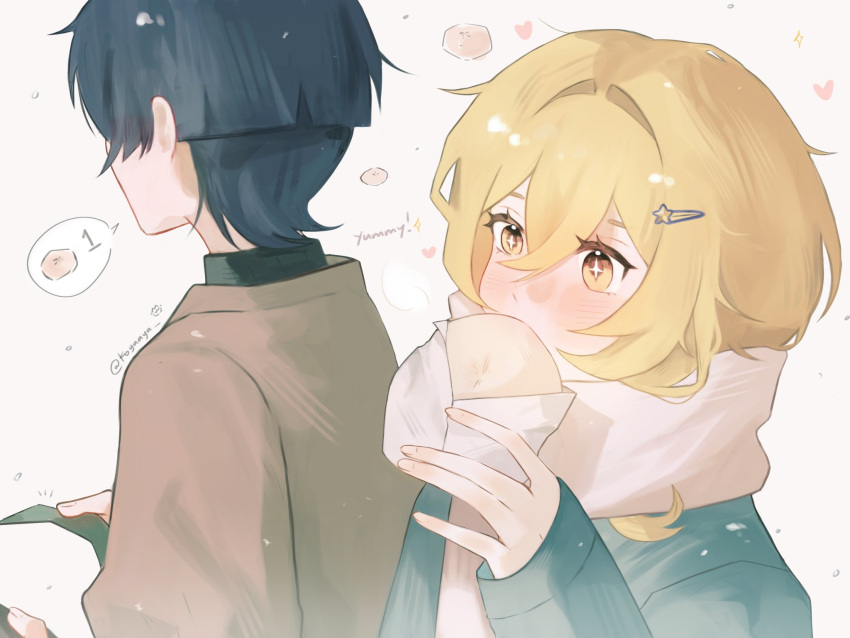 +_+, 1boy, 1girl, alternate_costume, aqua_jacket, aqua_sleeves, bag, baozi, black_hair, black_undershirt, blonde_hair, blunt_ends, blush, brown_jacket, casual, contemporary, dating, english_text, eyelashes, food, food_wrapper, genshin_impact, hair_between_eyes, hair_intakes, hair_ornament, hairclip, handbag, hetero, highres, holding, holding_bag, jacket, koyaaya, long_sleeves, loose_hair_strand, lumine_(genshin_impact), scaramouche_(genshin_impact), scarf, short_hair, short_hair_with_long_locks, sidelocks, spoken_food, spoken_number, twitter_username, white_background, white_scarf, yellow_eyes