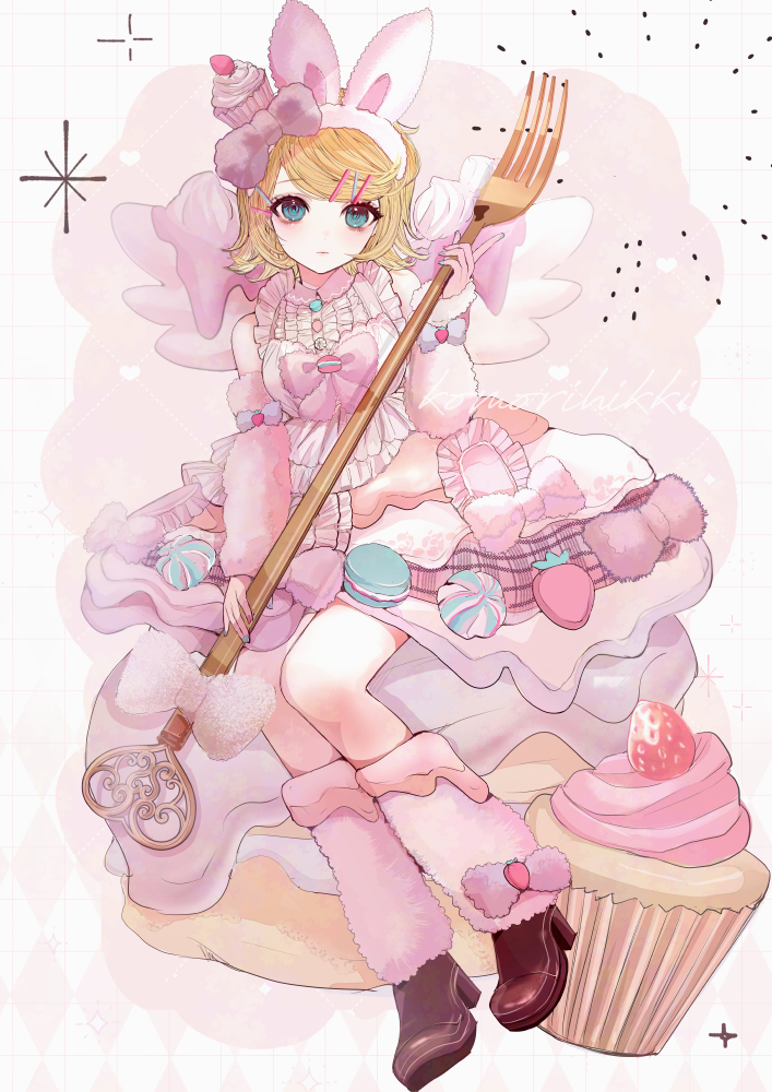 1girl, argyle_background, arm_warmers, blonde_hair, bow, brown_footwear, cream, cupcake
