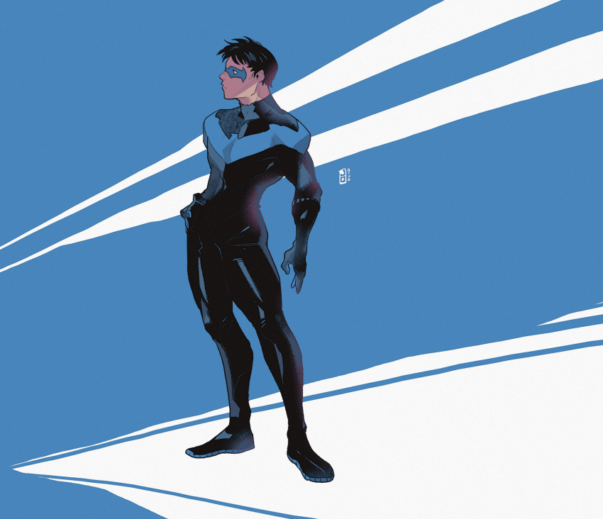 1boy, batman_(series), black_bodysuit, black_hair, blue_background, blue_bodysuit, bodysuit, closed_mouth