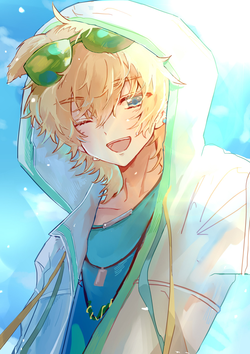 1029517702, 1boy, absurdres, ahoge, animal_ears, arknights, blonde_hair, blue_eyes, blue_sky, blue_vest, cheek_blush, chinese_commentary, collarbone, dog_boy, dog_ears, ear_piercing, earrings, eyewear_on_head, green-tinted_eyewear, highres, hood, hood_up, hooded_jacket, jacket, jewelry, male_focus, messy_hair, multiple_necklaces, necklace, one_eye_closed, open_mouth, piercing, sky, smile, solo, solo_focus, sun, sunglasses, sunlight, sweat, sweatdrop, tequila_(arknights), thick_eyebrows, tied_hoodie_strings, tinted_eyewear, translation_request, vest, white_jacket