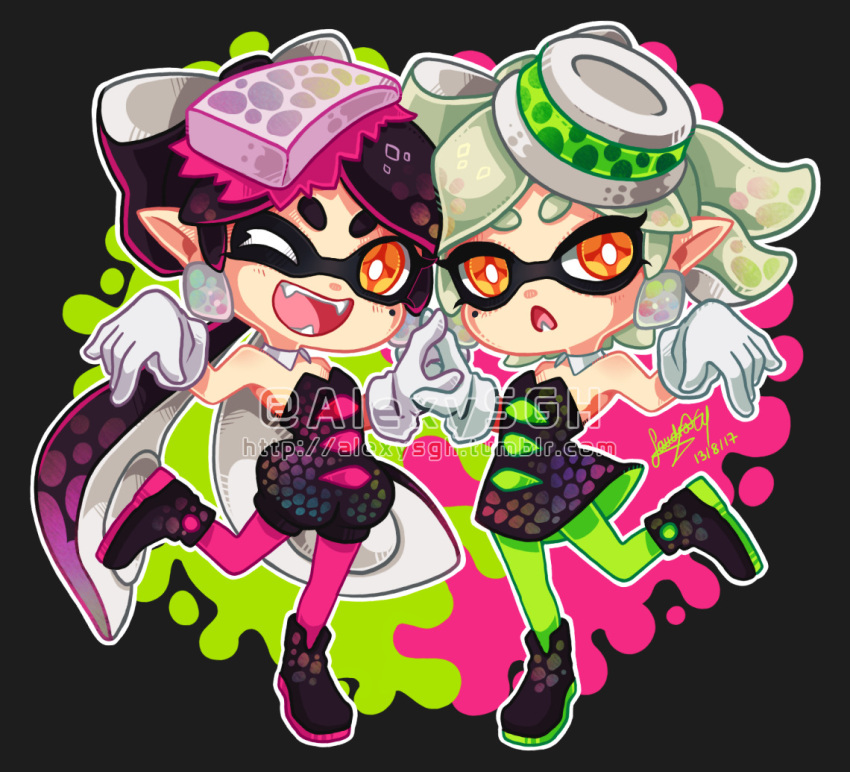 +_+, 2girls, black_hair, black_jumpsuit, bow-shaped_hair, callie_(splatoon), cephalopod_eyes, chibi