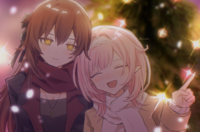 2girls, black_vest, blurry, blurry_background, brown_hair, brown_scarf, christmas_tree, commentary_request