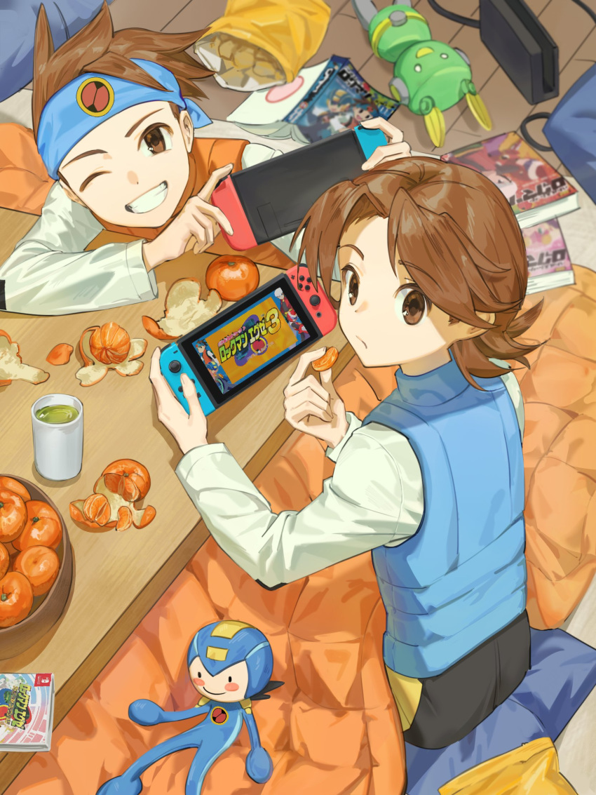 2boys, black_shorts, blue_headband, blue_vest, book, brothers, brown_eyes, brown_hair
