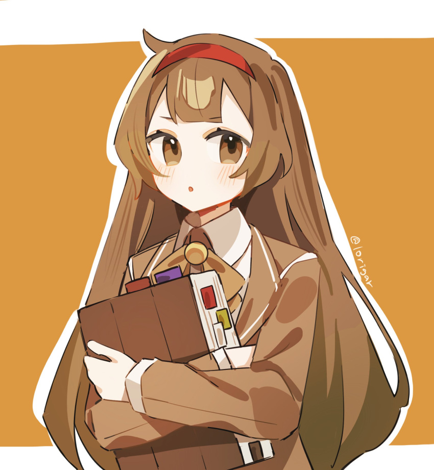 10rigar, 1girl, blush, bow, bowtie, brown_eyes, brown_hair, collared_shirt, hairband, highres, holding, holding_notebook, lapels, library_of_ruina, long_hair, long_sleeves, looking_at_viewer, malkuth_(project_moon), notebook, open_mouth, orange_background, orange_bow, orange_bowtie, project_moon, red_hairband, shirt, simple_background, solo, upper_body, white_shirt